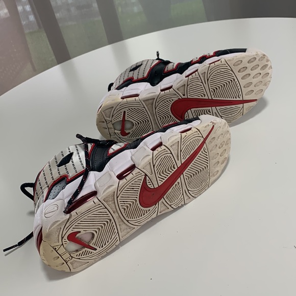 Nike Air More Uptempo Pinstripe AV7947-001

BLACK/WHITE-UNIVERSITY - Picture 5 of 6